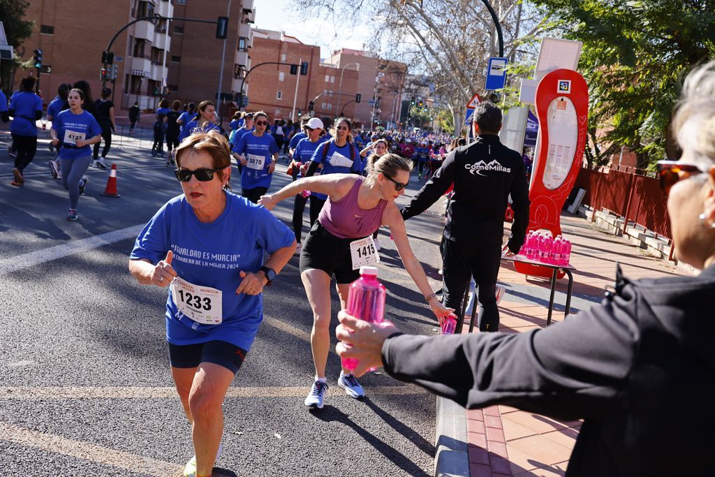 Imágenes del recorrido de la Carrera de la Mujer: avenida Pío Baroja y puente del Reina Sofía (I)