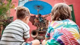 Cientos de artistas toman las calles de Puerto de la Cruz para el Festival Internacional de Arte en la Calle Mueca