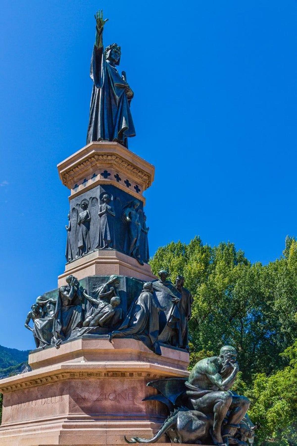 Monumento a Dante en Trento.