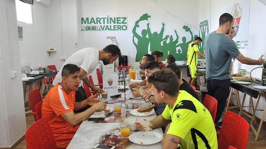 Sala de desayuno para los jugadores del Elche en el Martínez Valero.