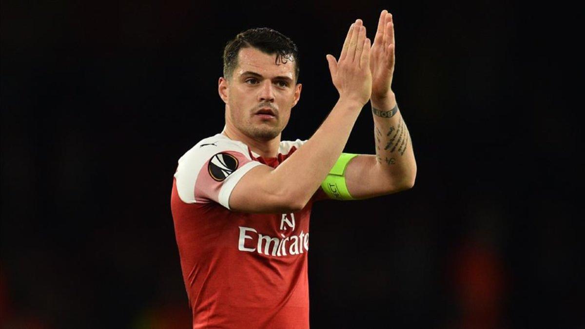 xortunoarsenal s swiss midfielder granit xhaka applauds s191101182813