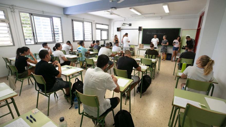 Aspirantes durante unas oposiciones de Educación.