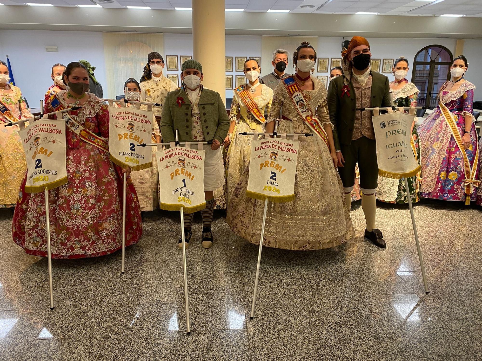 Recogida de premios de las Fallas de la Pobla de Vallbona