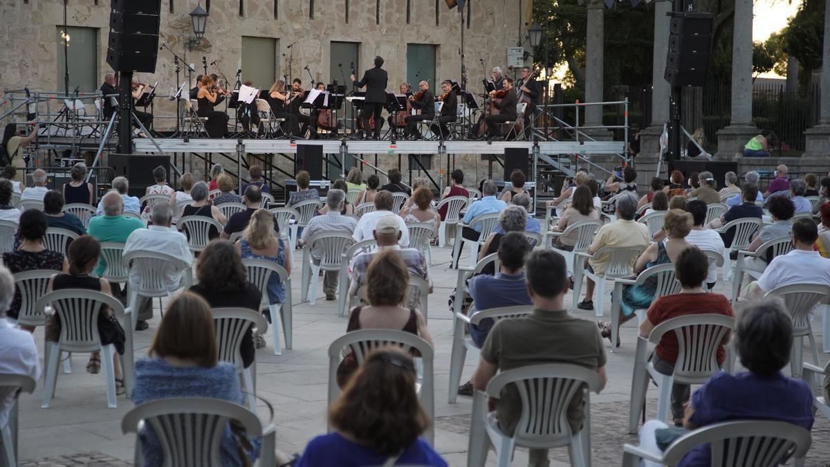 Una actuación de un ensemble de la Orquesta Sinfónica de Castilla y León en Zamora capital.