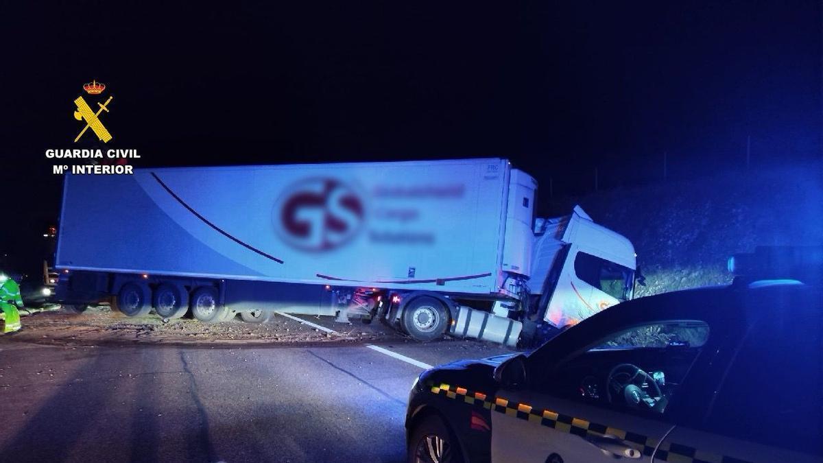Imagen del accidente en la autovía A-5.