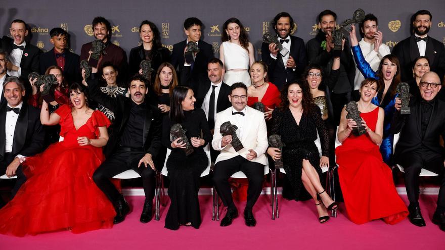 Fotografía de familia de los galardonados en la ceremonia de entrega de la 38 edición de los Premios Goya celebrada este sábado en Valladolid. EFE/Mariscal