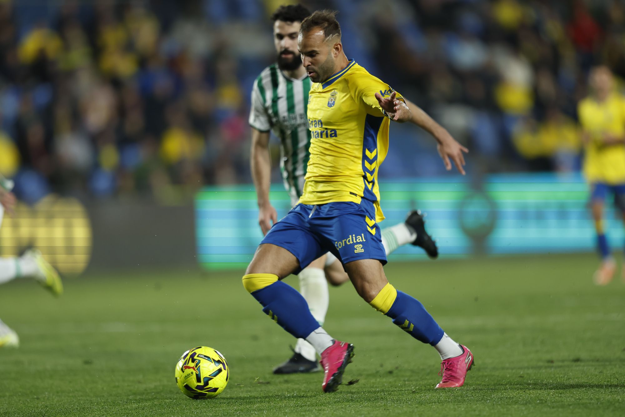 Iker Bravo o Jesé Rodríguez Iker Bravo o Jesé Rodríguez