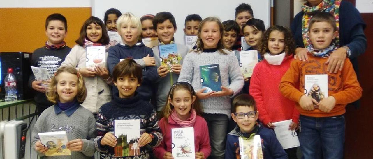 Alumnes de 3r del CEIP Reina Sofia de s&#039;Horta i de 4t del CEIP Puig de sa Ginesta reberen els premis.