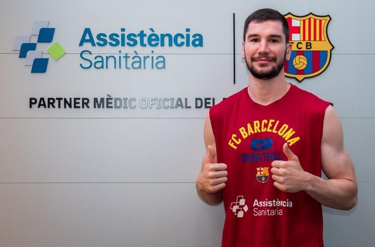 Darío Brizuela se enfundó la camiseta azulgrana para pasar la revisión médica