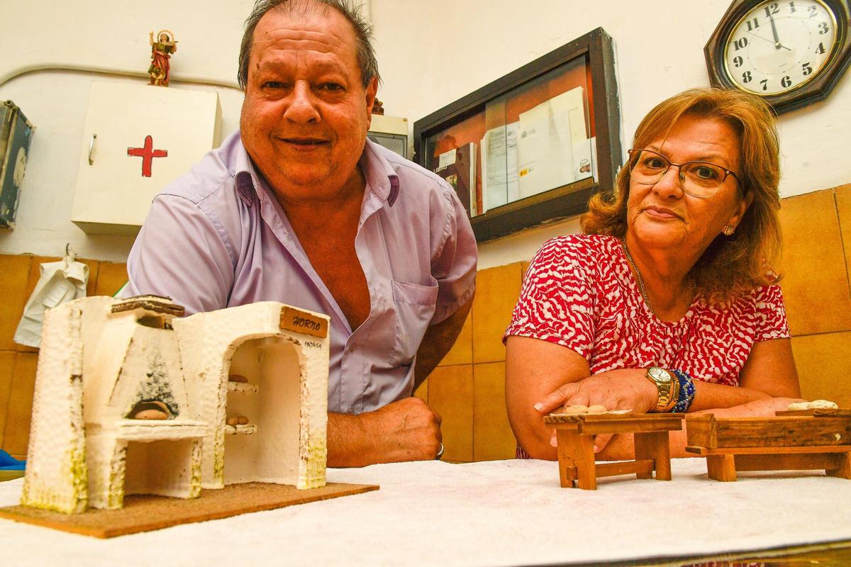 Antonio Vicente Cazorla y Rosario Artiles, propietarios de la Panadería Fataga.