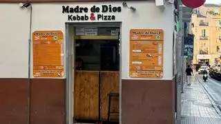 Cierra Madre de Dios, el popular local del Centro de Málaga: "Solo hay guiris, ya no hay vecinos"