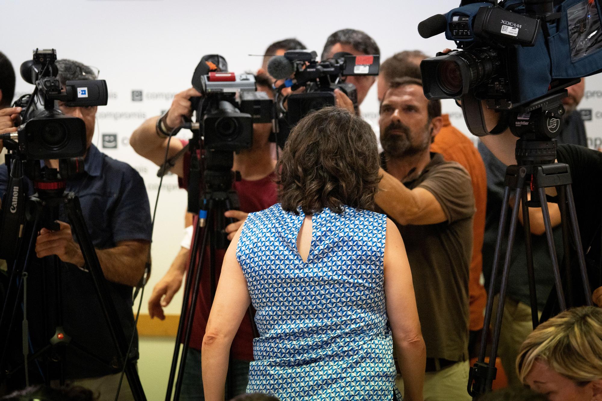 La fins ara vicepresidenta de la Generalitat valenciana i portaveu del Consell, Mónica Oltra, davant els mitjans després d'anunciar la seua dimissió.