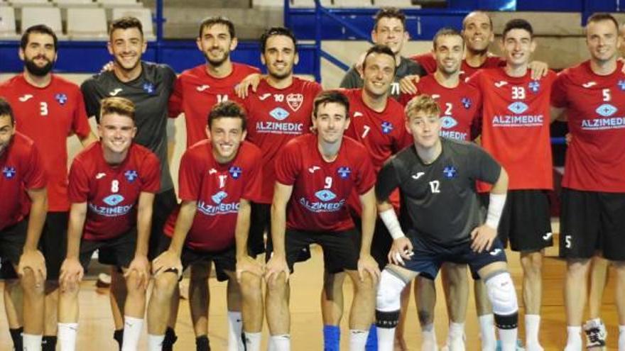 Integrantes de la primera plantilla del Nítida Alzira que este año jugarán en la segunda división del fútbol sala español.