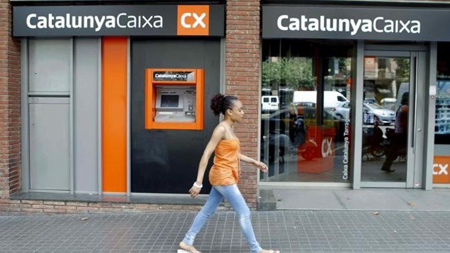 Façana d&#039;una oficina de CatalunyaCaixa, l&#039;entitat nascuda de Caixa Catalunya, Manresa i Tarragona