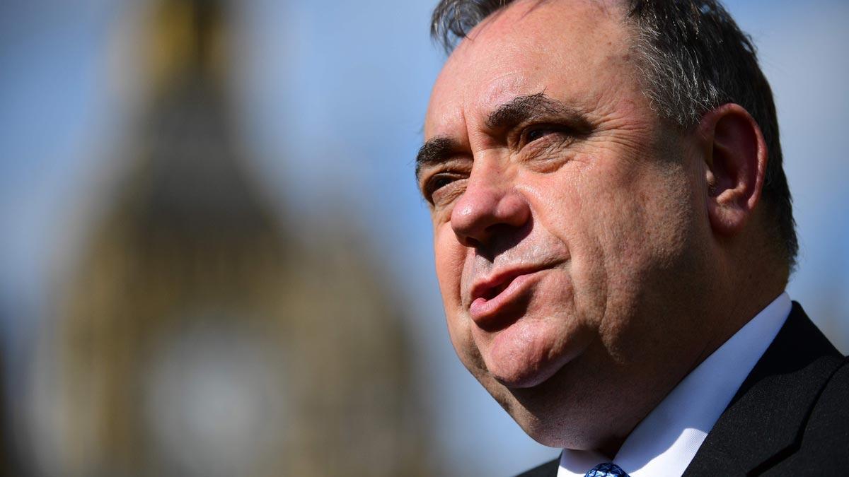 Alex Salmond dimite tras acusaciones de acoso sexual.