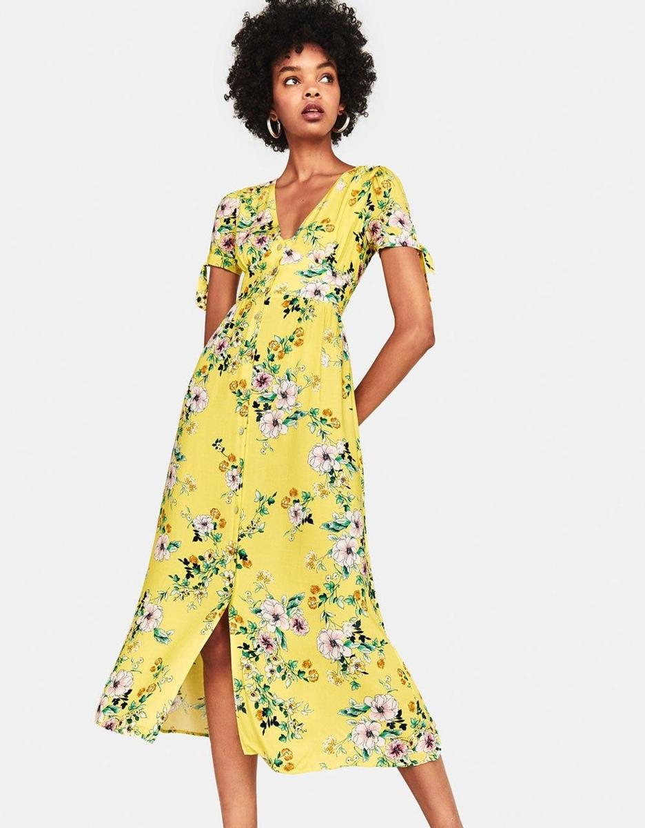 Vestido Floral de Bershka (Precio: 29,99 euros)