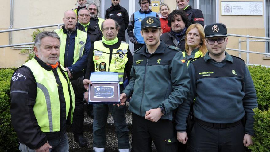 Reconocimiento de Motoristas Unidos a la Guardia Civil en Lalín