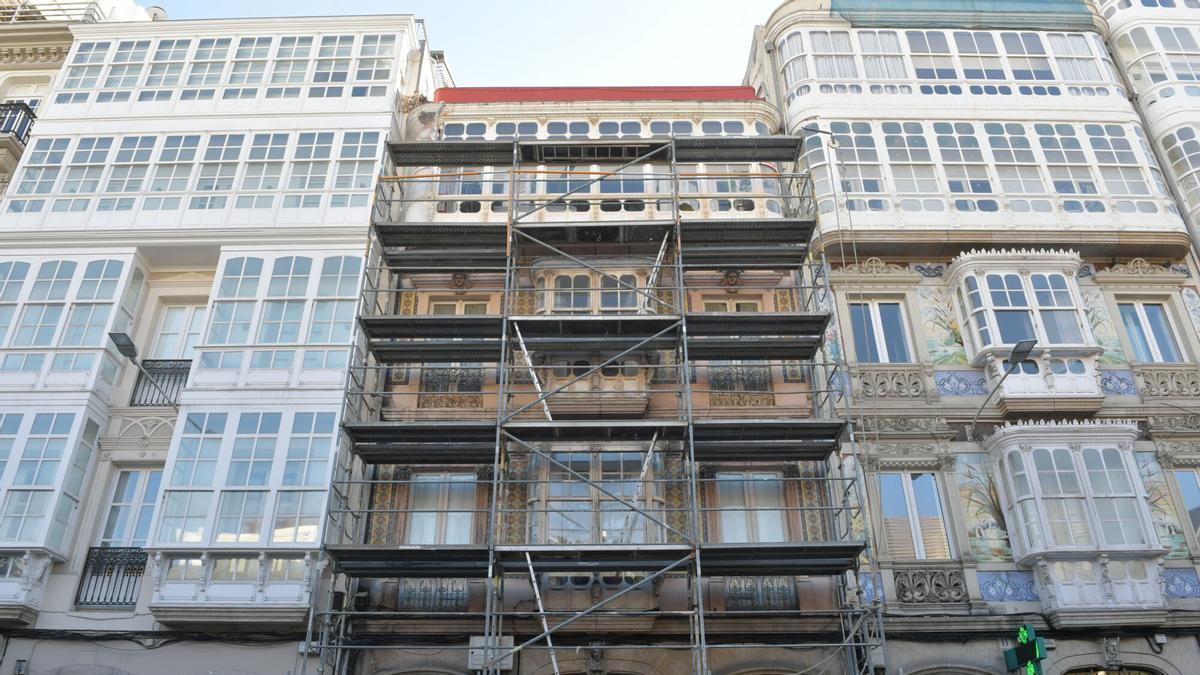 Reformas en la fachada de un edificio de A Coruña