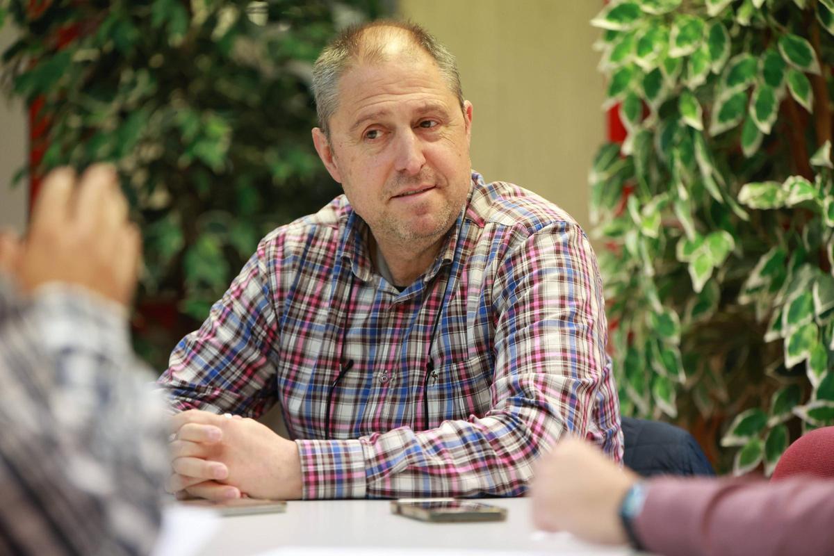 Francis Bordallo, en la sede de El Periódico Extremadura, durante la entrevista.