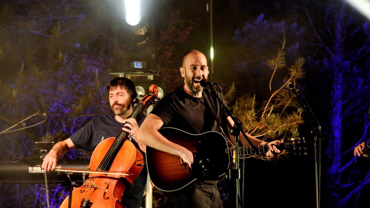 Oriol Aymat i Xavi de la Iglesia en un moment del concert d&#039;Abadal