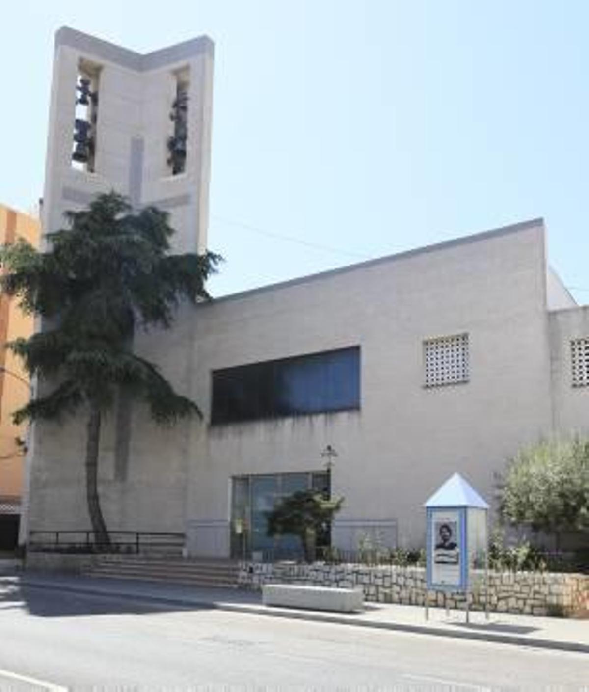 La iglesia de Sant Francesc de Oliva, con las campanas.