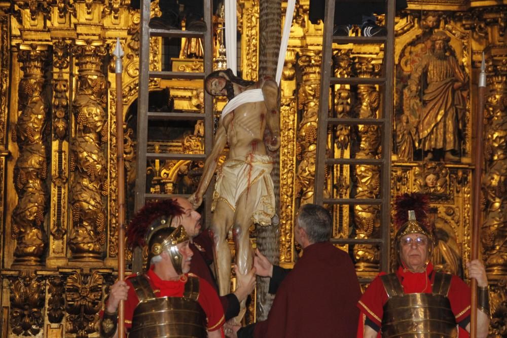 Madruga la Negación, trasnocha el Silencio