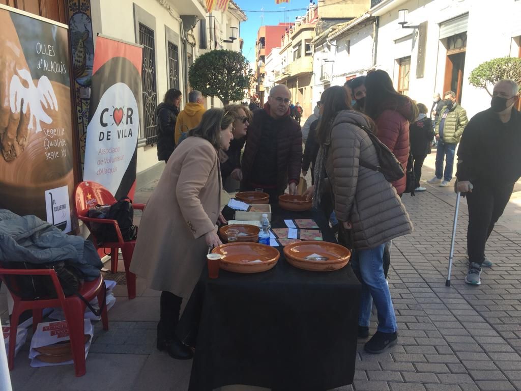 Punt de venda de cassoles artesanals.