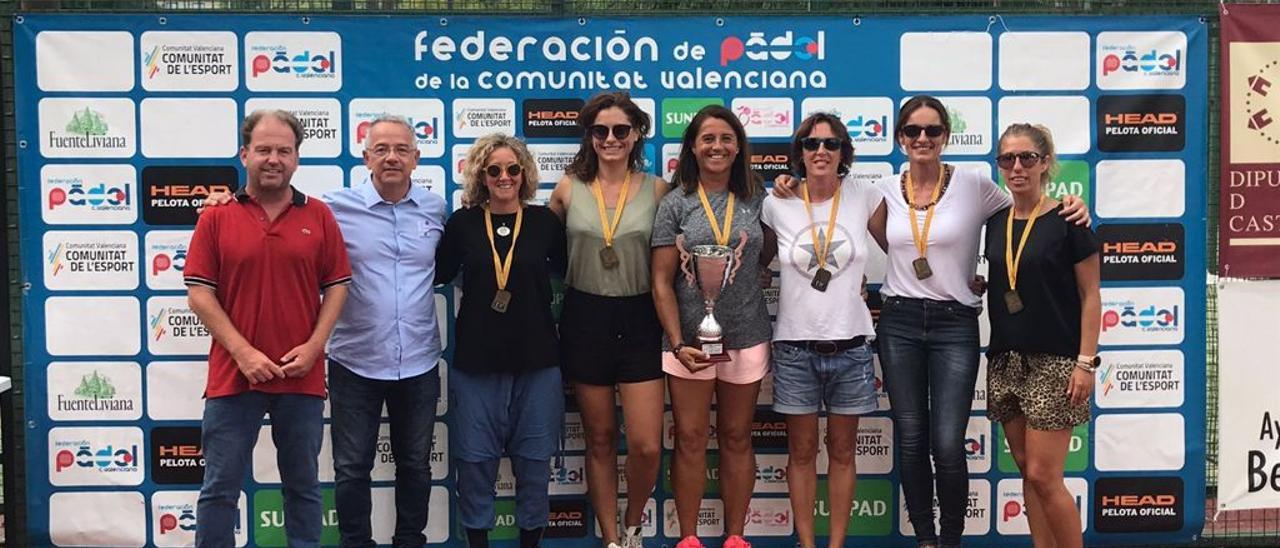 El Costa de Azahar femenino gana el Autonómico de pádel de veteranos