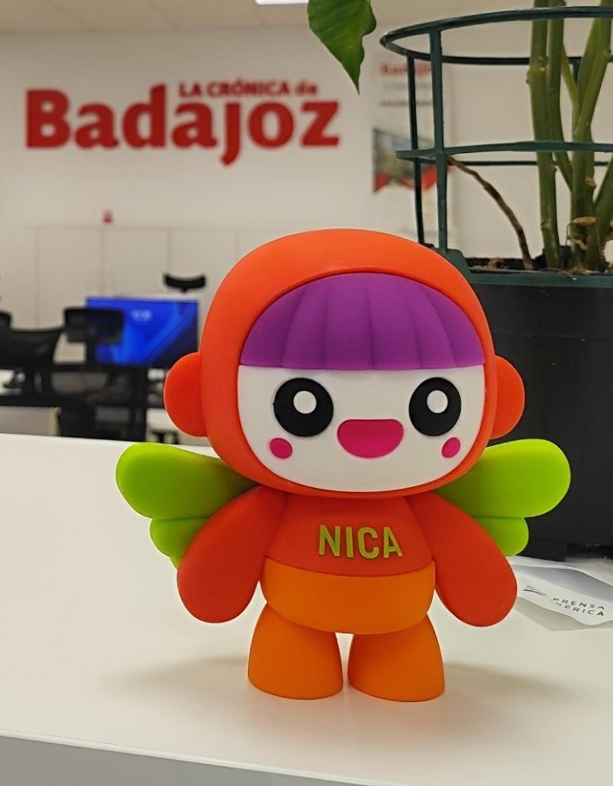 Nica en la redacción de La Crónica de Badajoz.