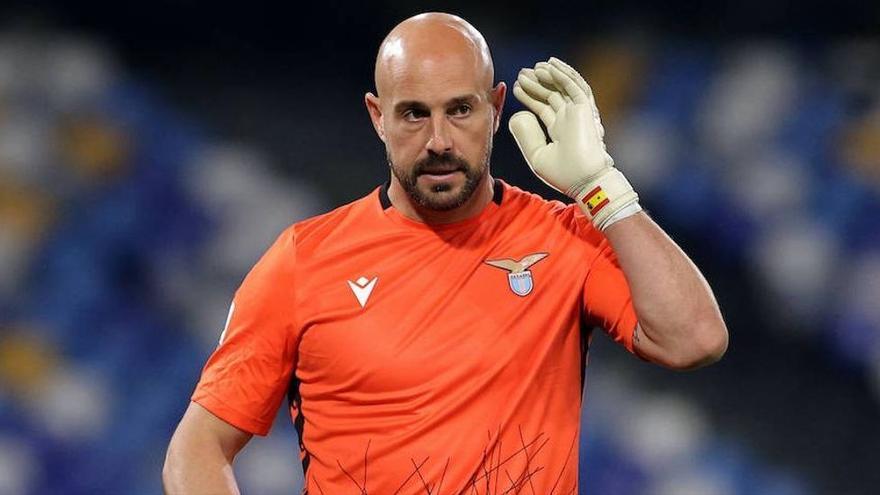 Pepe Reina se desvincula de la Lazio para fichar por el Villarreal