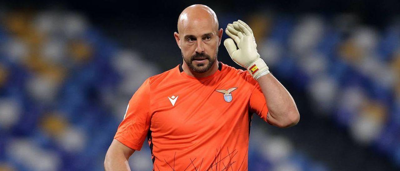 Pepe Reina, con la camiseta de la Lazio.