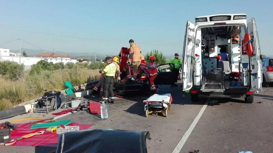 Un choque frontal deja una fallecida y 2 heridos en la CV-17 en Castellón