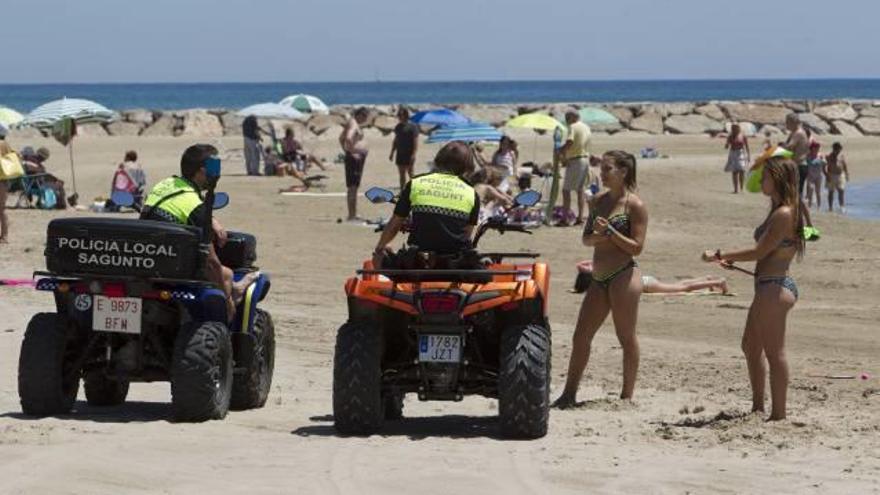 La policía  vuelve a las playas de Sagunt