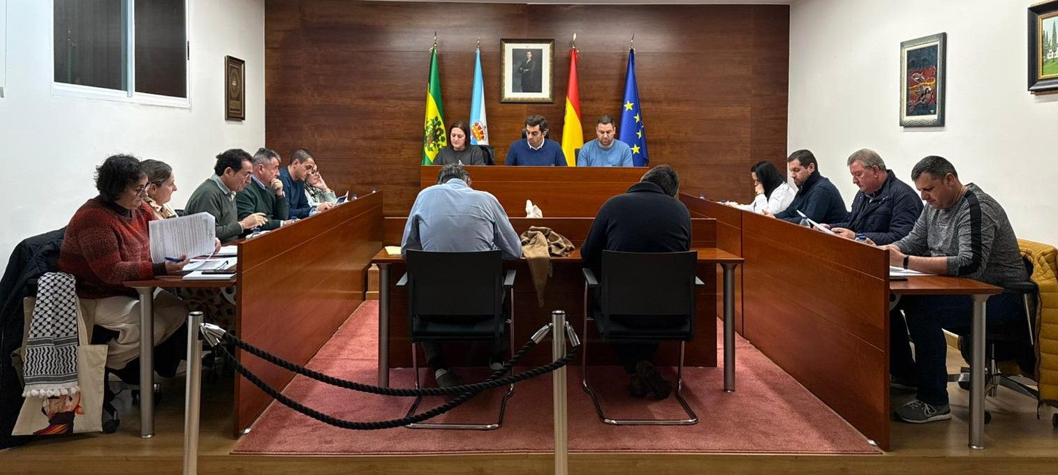 Sesión plenaria de Oroso na que se aprobaron os orzamentos de 2026.