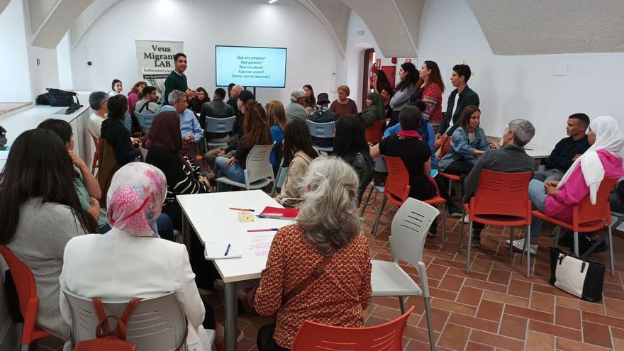 El laboratori Veus Migrants vol fomentar la participació cívica ciutadana a Figueres
