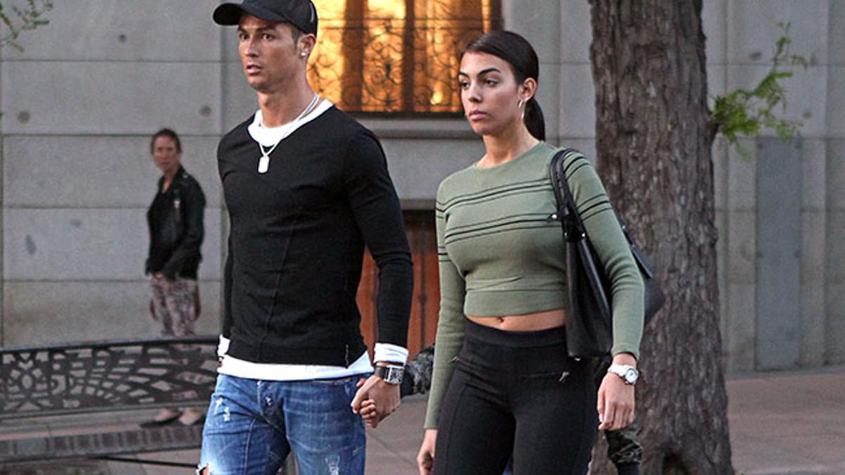 Cristiano Ronaldo y Georgina Rodríguez paseando por Madrid