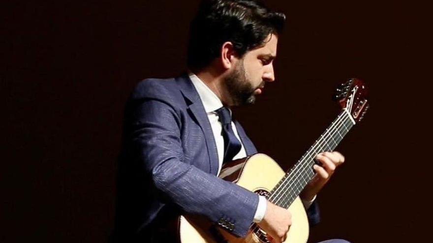 El guitarrista Rafael Aguirre abre el programa del festival López Cobos