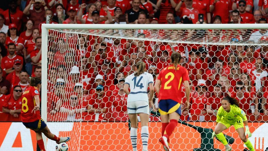 Empate sin goles con un penalti fallado por Mariona y un remate al palo de Irene Paredes