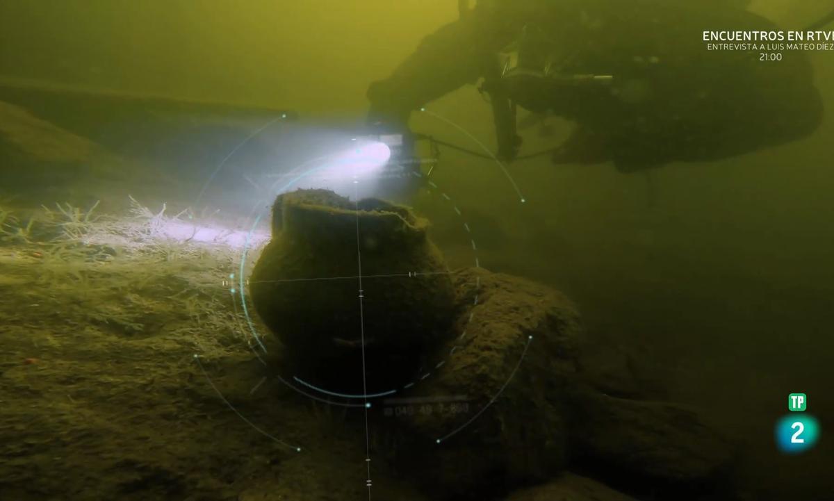 Vasijas y restos de la catástrofe o tragedia de Ribadelago en el fondo del Lago de Sanabria.