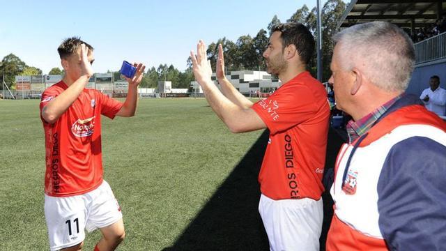 Vicente entra en el
campo por Migui. | //
BERNABÉ/JAVIER LALÍN