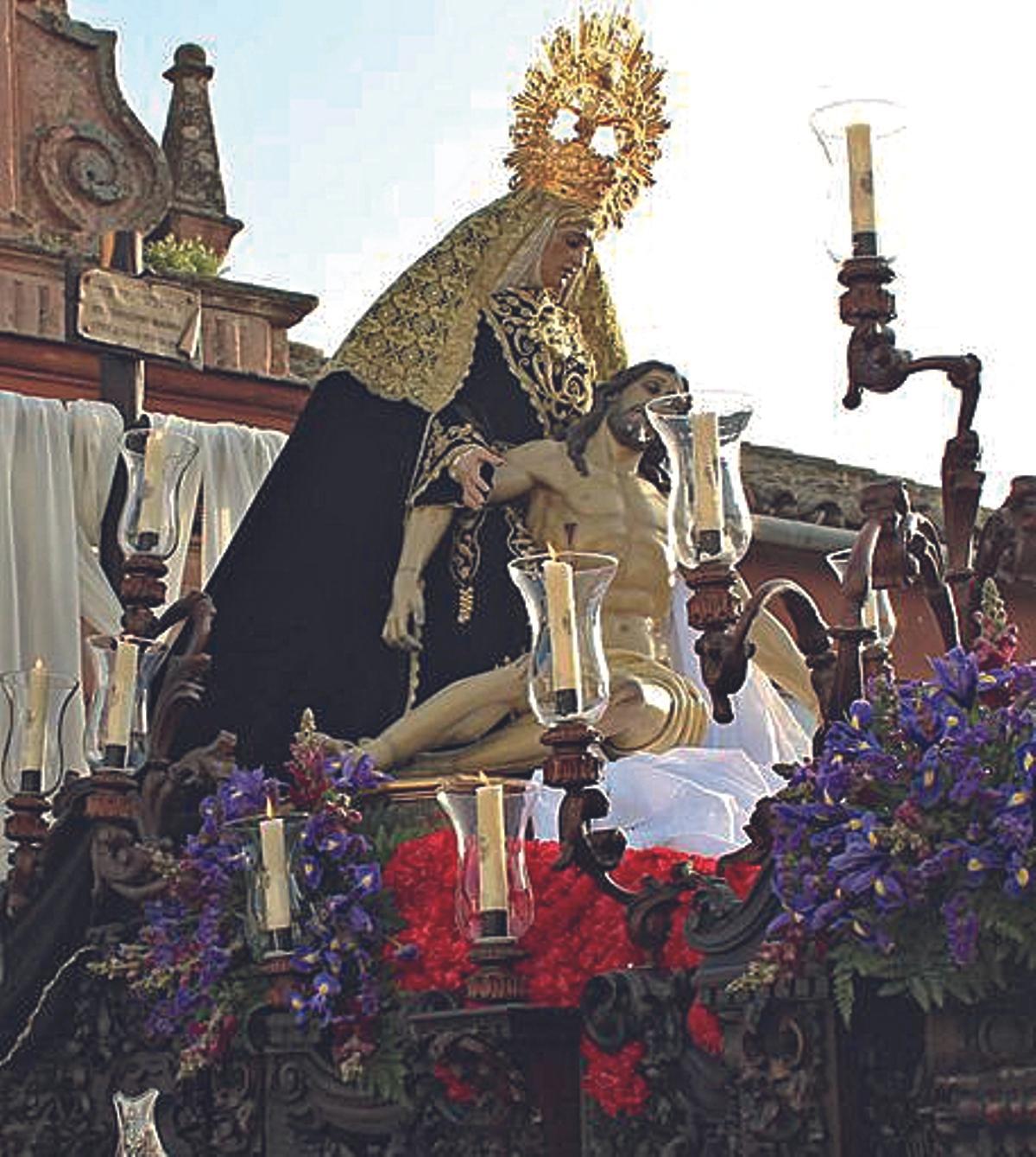 Viernes Santo. Porcesión de la Virgen de las Angustias.