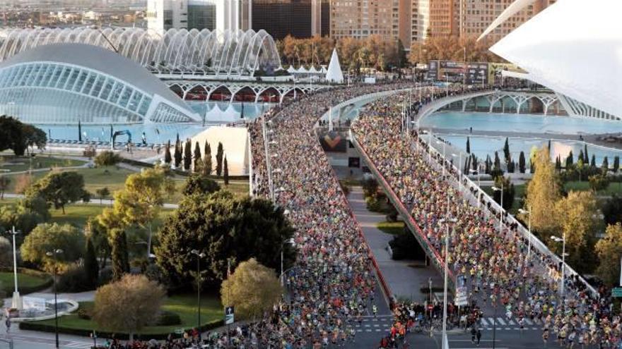 Salida conjunta del maratón y el 10K Trinidad Alfonso.