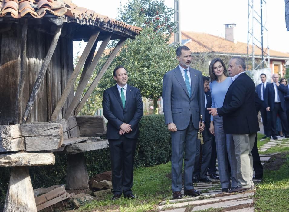 Los Reyes visitan Poreñu, Pueblo Ejemplar 2017