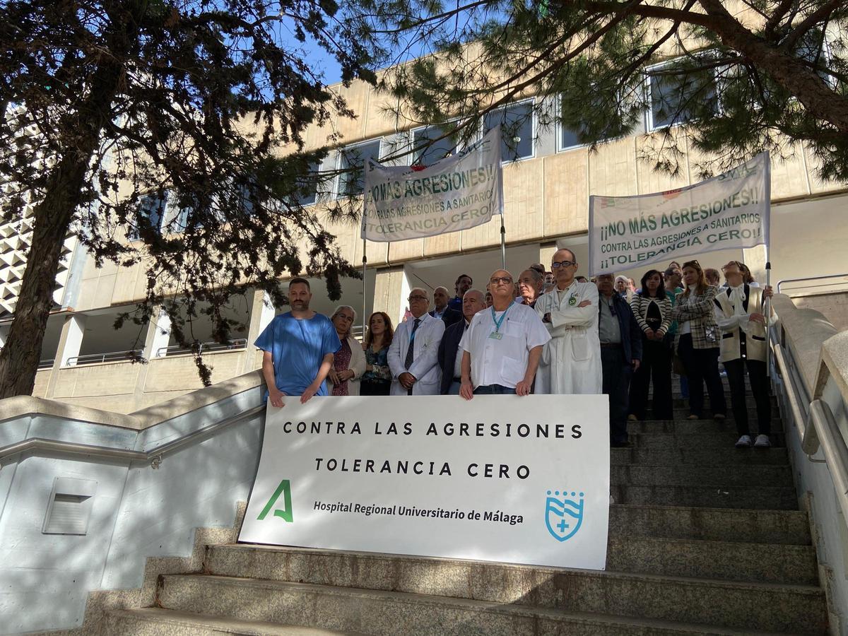 Concentración del SMM en el Hospital Materno por la agresión a una facultativa