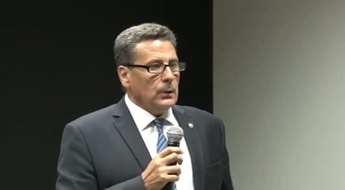 Vídeo on el president del Club Esportiu L’Hospitalet, Miguel García, insinua que que part del moviment nacionalista, frustrat per un hipotètic no de Madrid a la consulta sobiranista, podria convertir-se en una nova Terra Lliure.