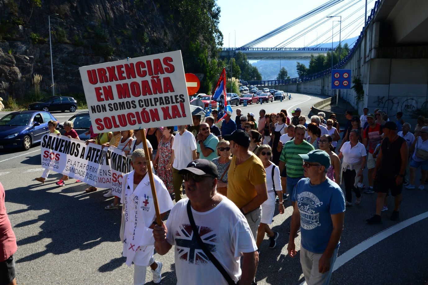 Moaña planta el grito en la calle: "Coa nosa saúde non se xoga"