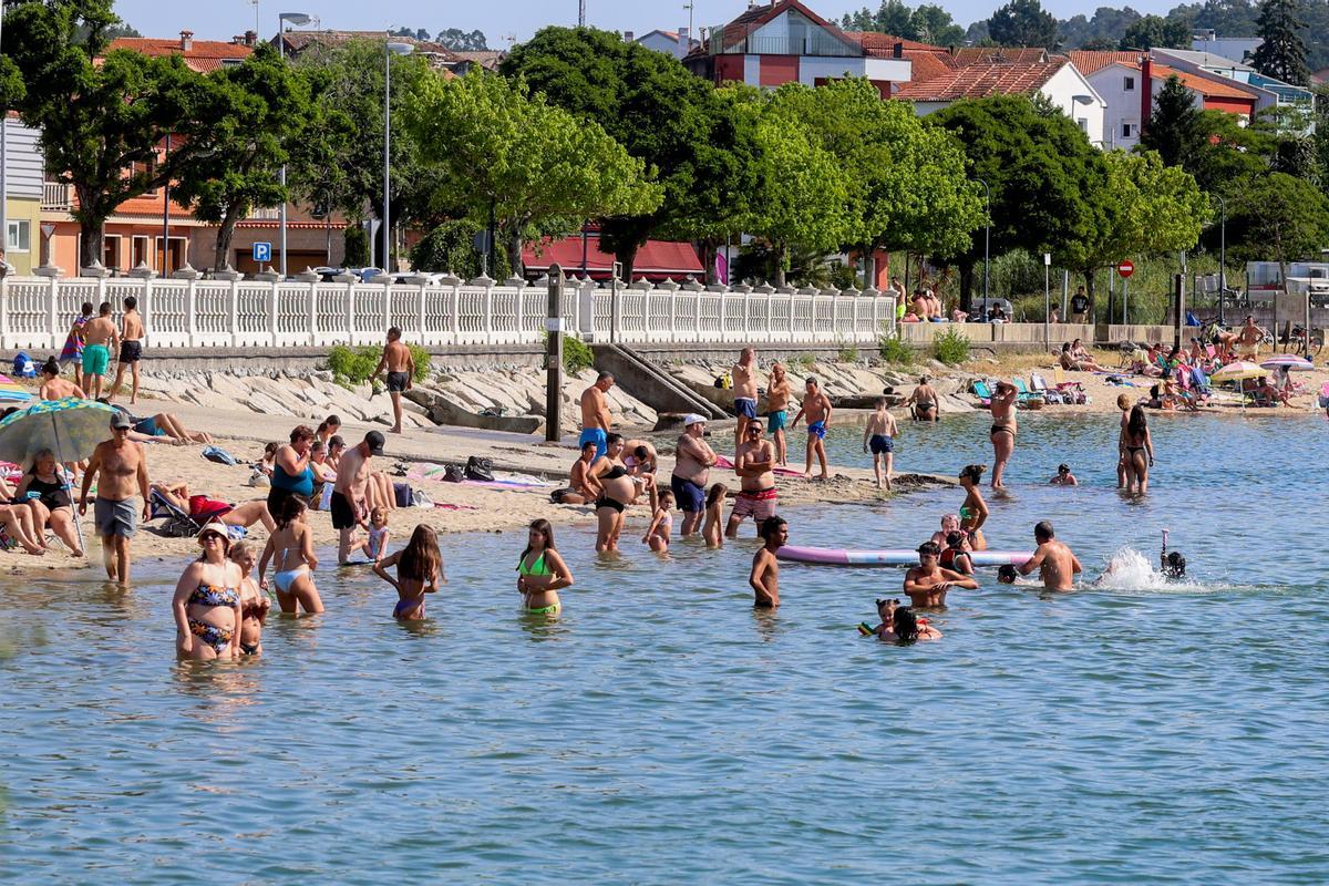 El arenal de Vilaxoán es clave en la actividad social del lugar.