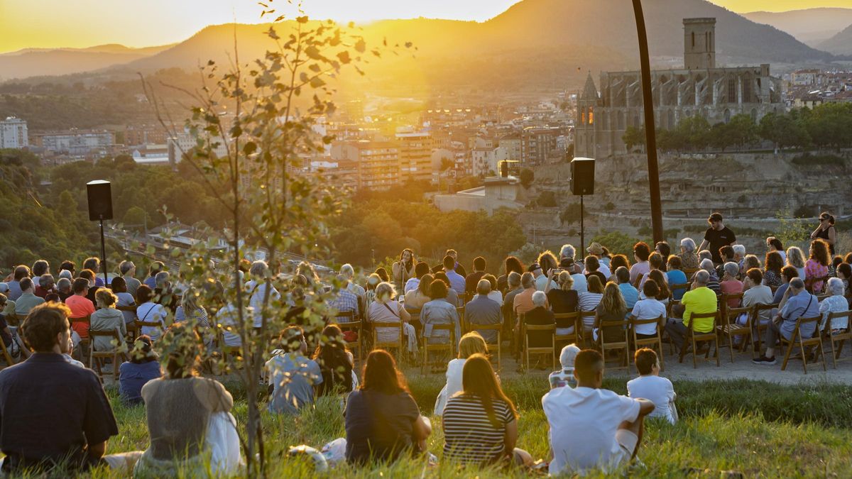 El concert de Marta Shanti al Pou de Llum a a l'hora del capvespre, dimarts, que va tenir molt bona acollida
