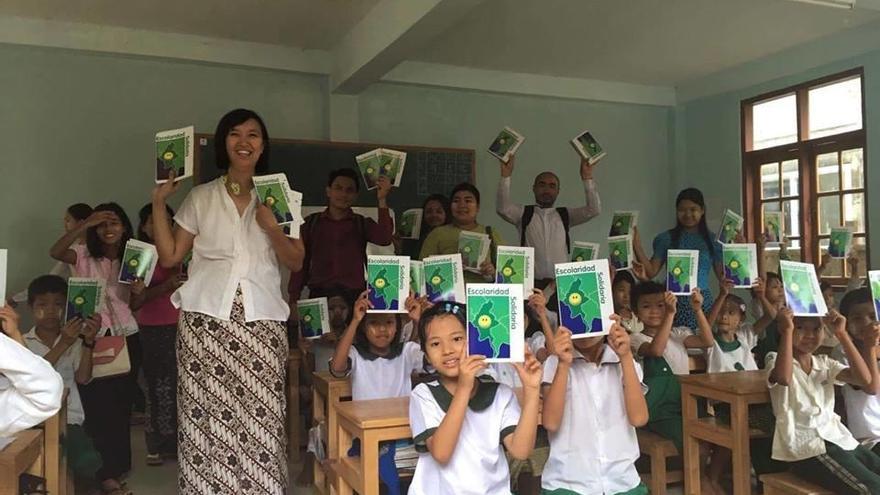 Material de Escolaridad Solidaria en Myanmar.