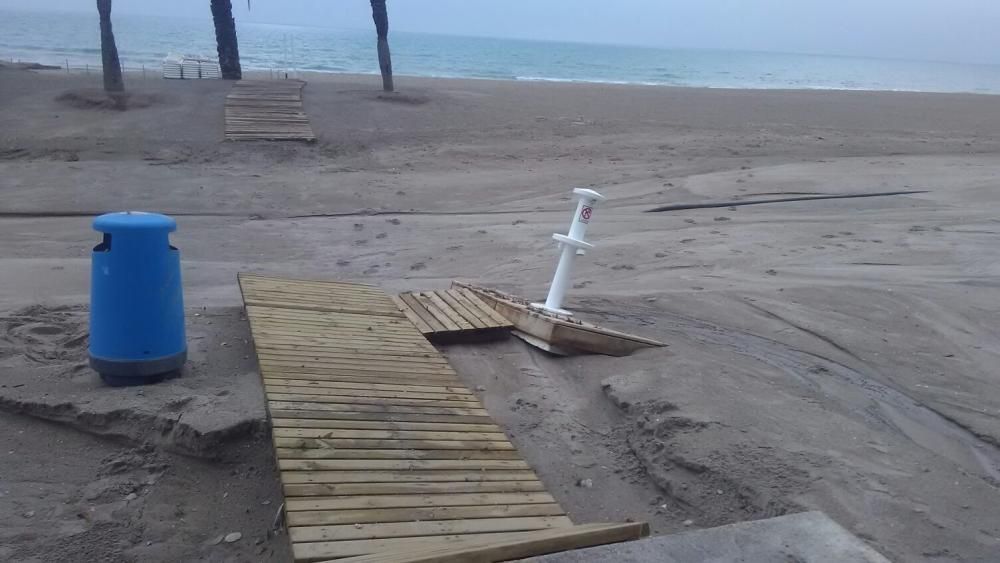 Así quedó la playa de San Juan tras el temporal de ayer